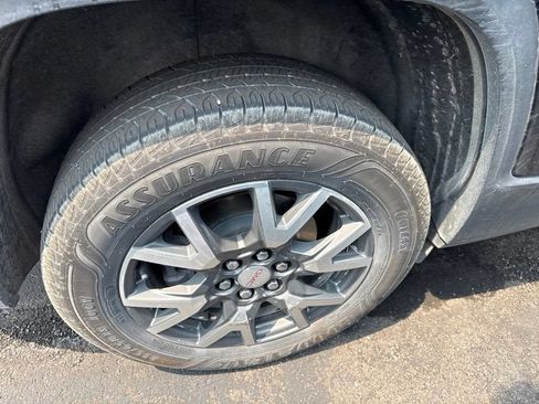 Used 2022 GMC Acadia SLE w/ Driver Convenience Package FWD image 20
