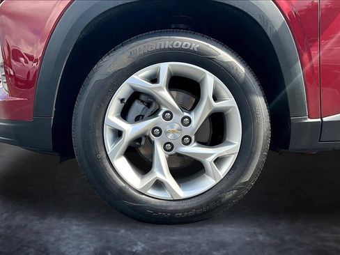 Used 2024 Chevrolet Trax LS w/ LS Convenience Package FWD image 31