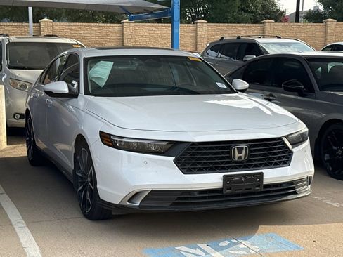 Used 2023 Honda Accord Touring image 3