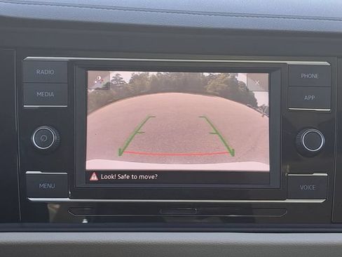 Certified 2023 Volkswagen Jetta SE FWD image 24
