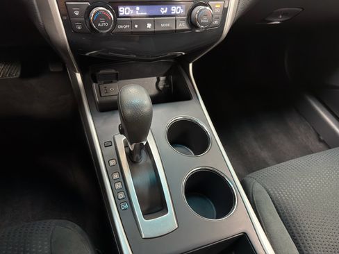 Used 2015 Nissan Altima 2.5 SV w/ Convenience Package image 24