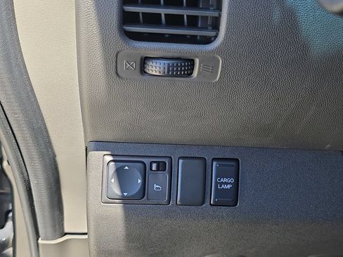 Used 2010 Nissan Frontier PRO-4X RWD image 25