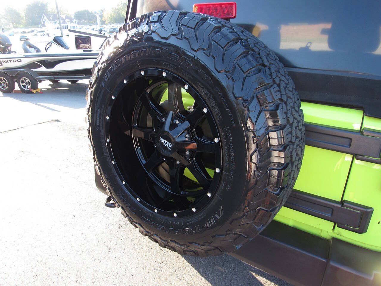 Used 2016 Jeep Wrangler Unlimited Sahara w/ Max Tow Package AWD/4WD image 17