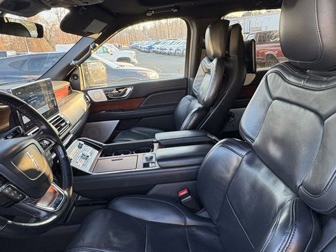 Used 2022 Lincoln Navigator Reserve image 17