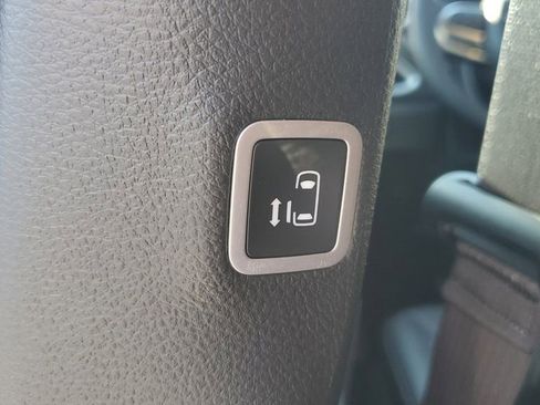 New 2026 Chrysler Pacifica Select image 15