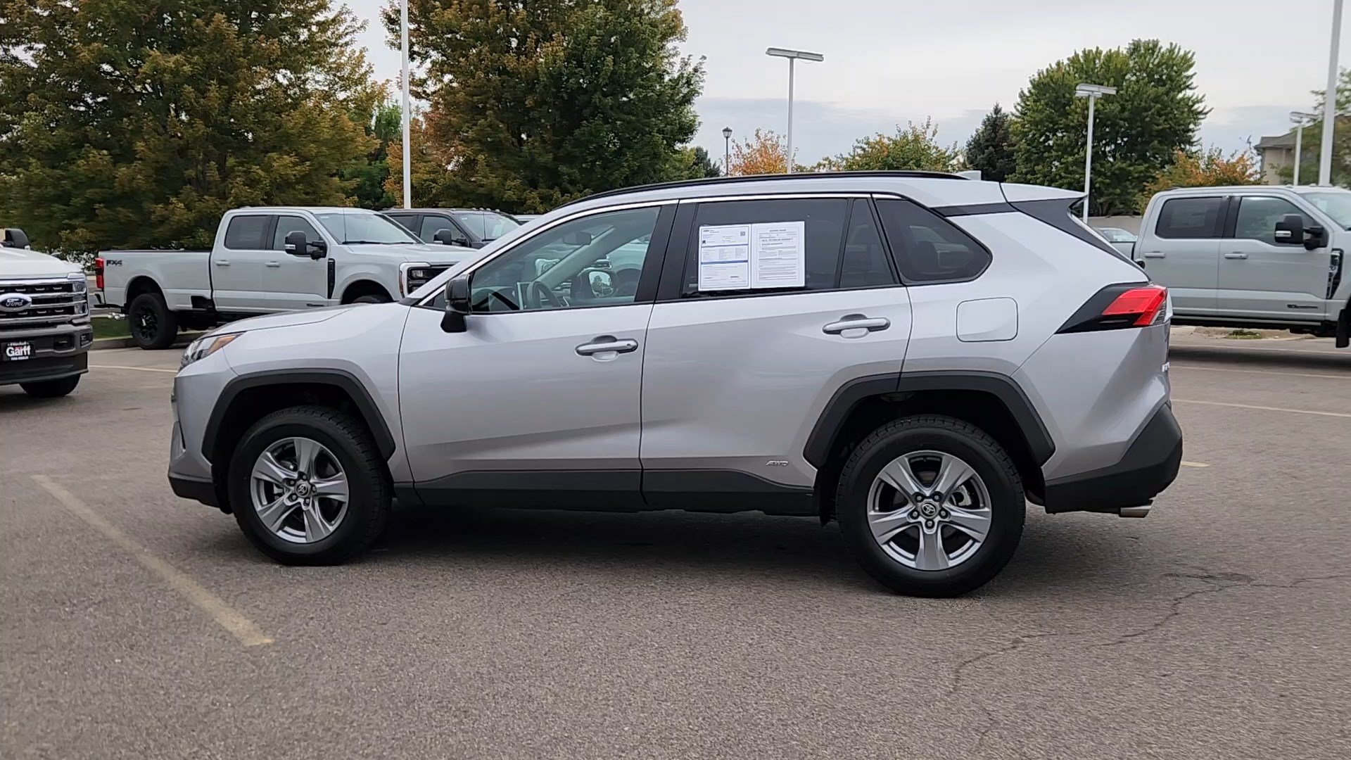 Used 2025 Toyota RAV4 LE AWD/4WD image 22