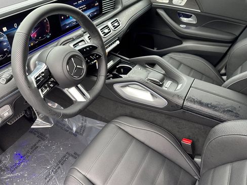 New 2026 Mercedes-Benz GLS 580 4MATIC image 4