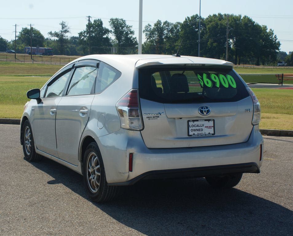 Used 2015 Toyota Prius V Three FWD image 12