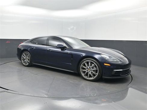 Used 2019 Porsche Panamera 4 w/ Premium Package image 40