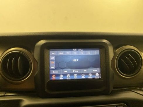 Used 2018 Jeep Wrangler Unlimited Sport S AWD/4WD image 14