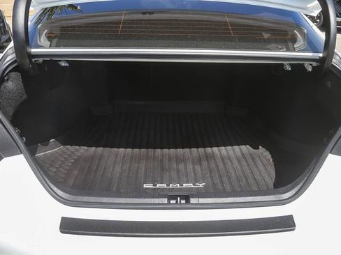 Used 2018 Toyota Camry SE w/ Moonroof Package FWD image 28
