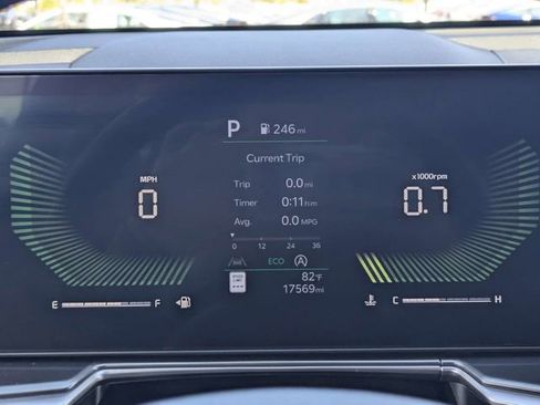 Used 2024 Kia Sorento LX image 29