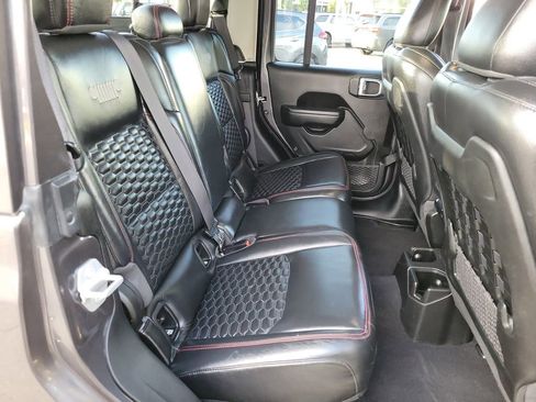 Certified 2022 Jeep Gladiator Rubicon w/ Cold Weather Group image 17