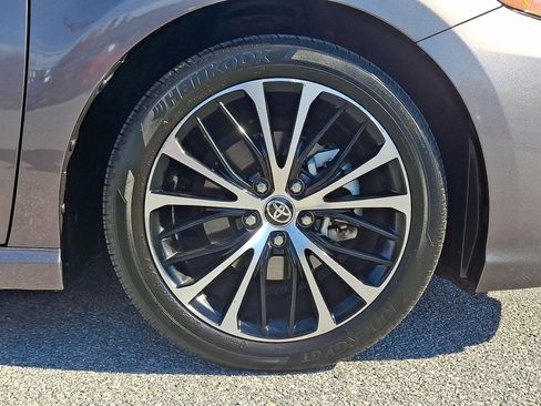 Used 2020 Toyota Camry SE image 8