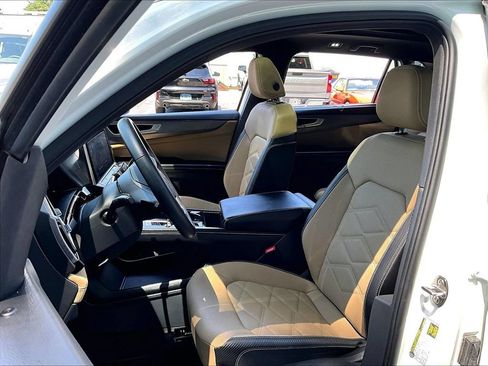 Used 2024 Volkswagen Atlas Cross Sport SE w/ Panoramic Sunroof Package AWD/4WD image 9