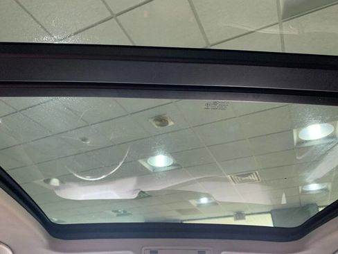 Used 2017 Volkswagen Golf Alltrack S image 24