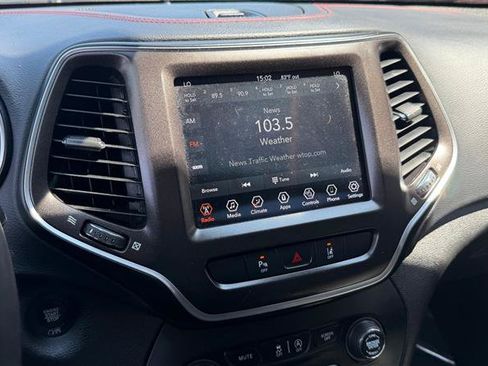 Used 2021 Jeep Cherokee Trailhawk AWD/4WD image 33