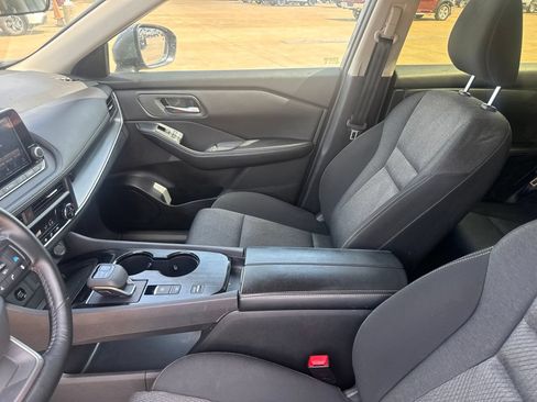 Certified 2025 Nissan Rogue SV FWD image 38