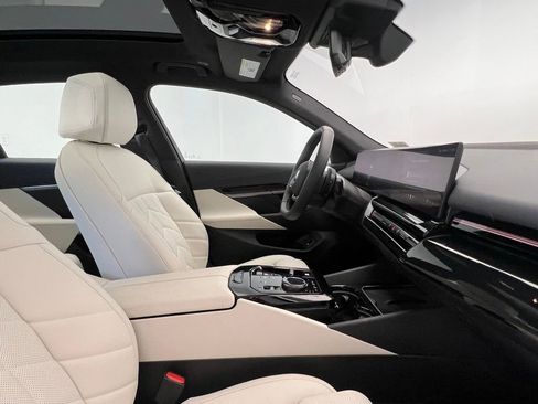 Certified 2024 BMW 530i w/ Premium Package RWD image 6