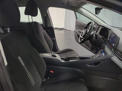 Used 2022 Hyundai Elantra SEL FWD image 27