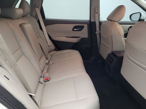 Used 2021 Nissan Rogue SV image 19