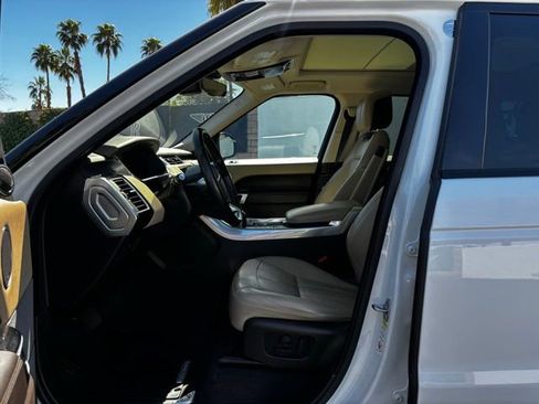 Used 2018 Land Rover Range Rover Sport HSE image 10