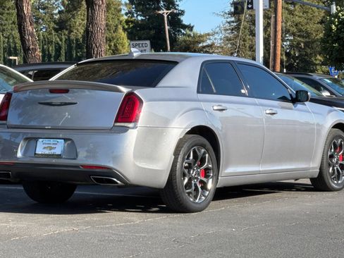 Used 2018 Chrysler 300 S AWD/4WD image 5