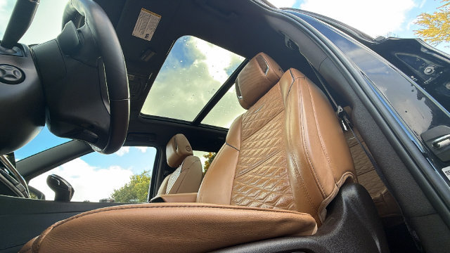 Used 2022 Cadillac Escalade ESV Premium Luxury w/ Performance Package AWD/4WD image 34