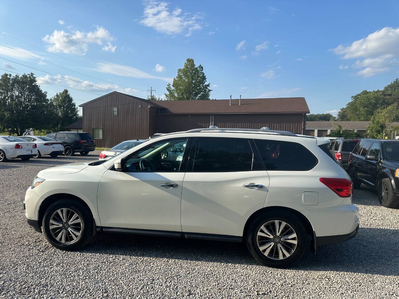 Used 2017 Nissan Pathfinder SV w/ SV Cold Weather Package AWD/4WD image 8