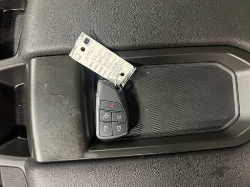 Certified 2025 GMC Sierra 1500 SLT image 28