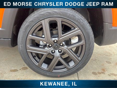 New 2026 Jeep Compass Latitude w/ Sun and Sound Group image 18