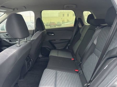 Used 2023 Nissan Rogue SV image 18