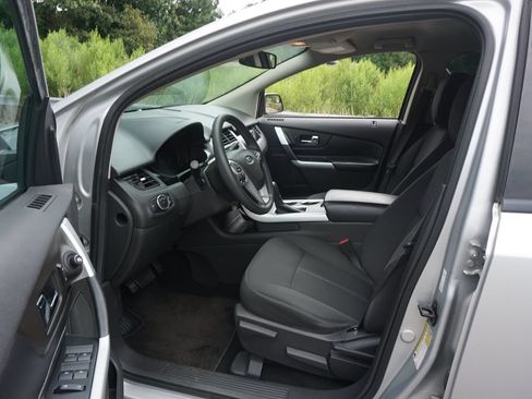 Used 2012 Ford Edge SE FWD image 2