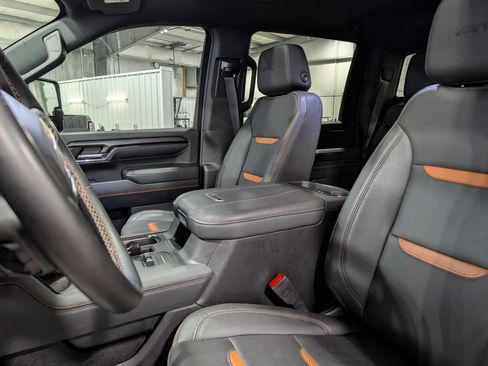 Used 2024 GMC Sierra 2500 AT4 w/ AT4 Premium Plus Package AWD/4WD image 12