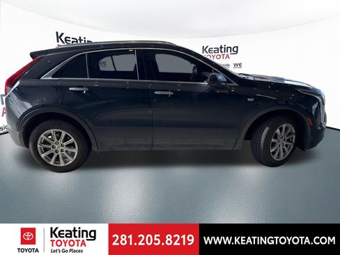Used 2023 Cadillac XT4 Luxury w/ Cold Weather Package image 2