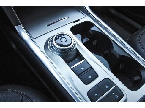 Used 2020 Ford Explorer XLT w/ Equipment Group 202A image 28