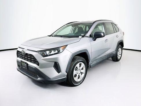 Used 2020 Toyota RAV4 LE image 3