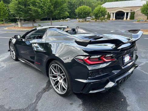 Used 2024 Chevrolet Corvette Z06 w/ Z07 Performance Package RWD image 28
