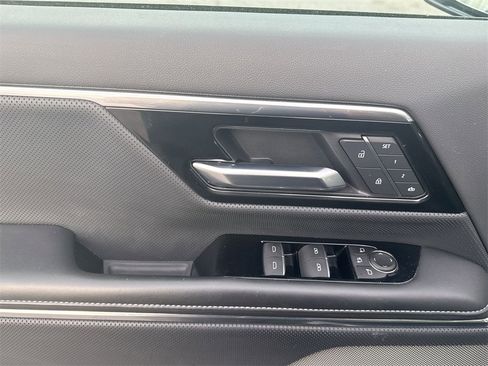 Used 2025 GMC Sierra EV Denali image 15