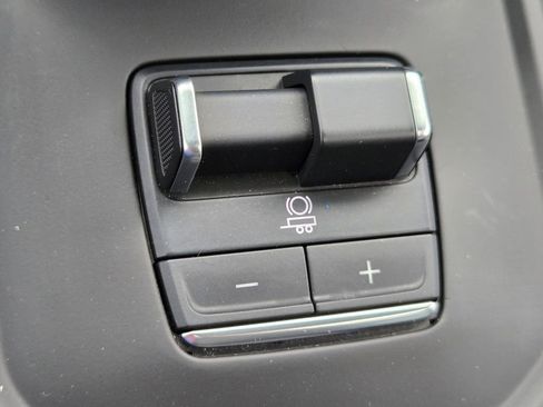 Used 2025 GMC Sierra 1500 AT4 w/ Technology Package image 35