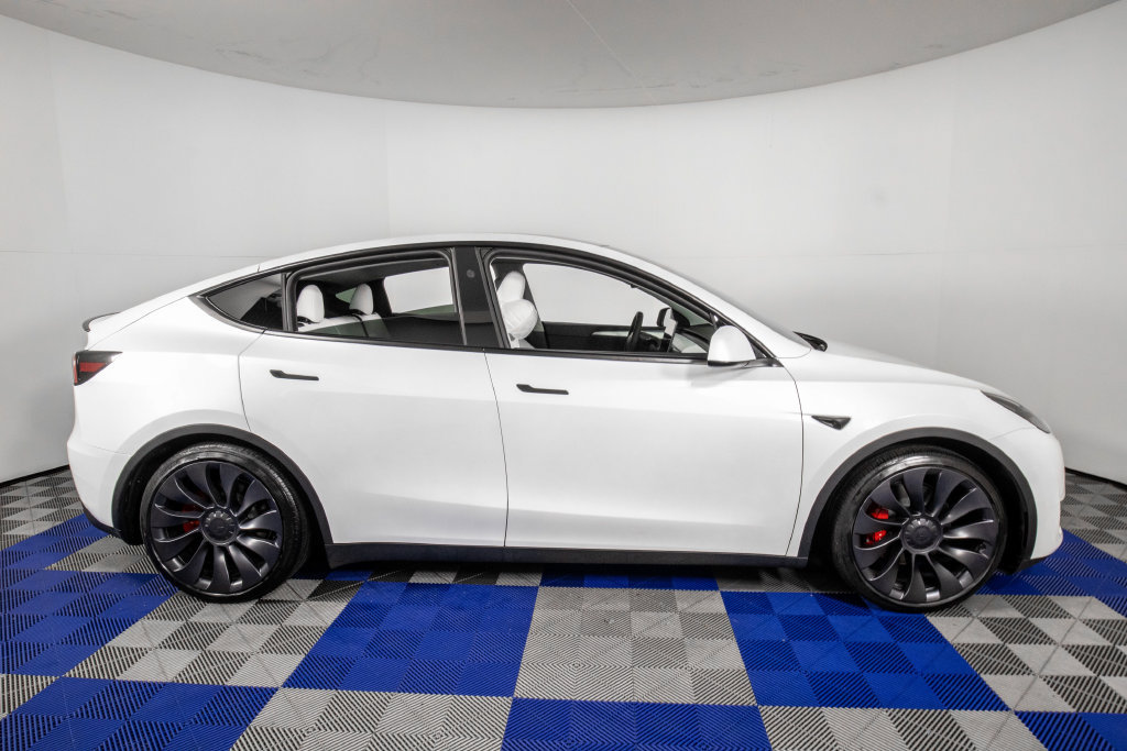 Used 2025 Tesla Model Y Performance AWD/4WD image 5