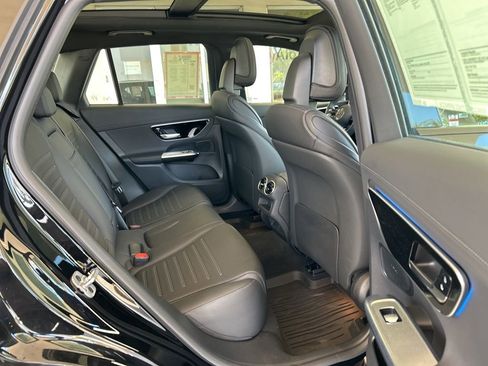 Used 2024 Mercedes-Benz GLC 43 AMG 4MATIC image 30