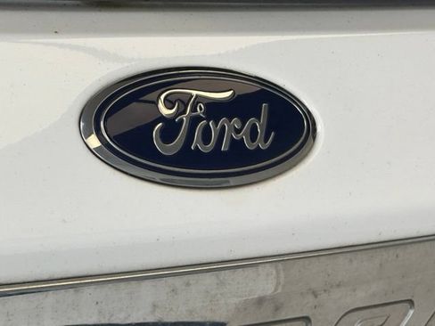 Used 2023 Ford Explorer XLT w/ Equipment Group 202A AWD/4WD image 21