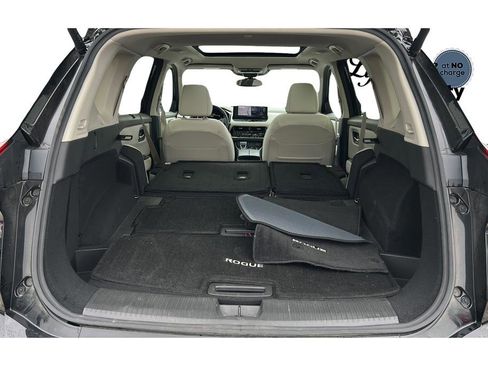 Used 2025 Nissan Rogue SL w/ Tech Package FWD image 31