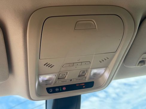 Used 2018 Cadillac XT5 Luxury w/ Driver Awareness Package FWD image 28