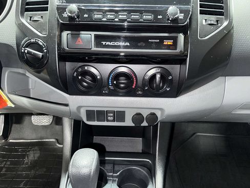 Used 2015 Toyota Tacoma 4x4 Access Cab V6 w/ Convenience Package image 20