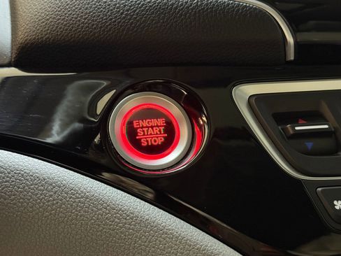 Used 2021 Honda Pilot Touring image 35