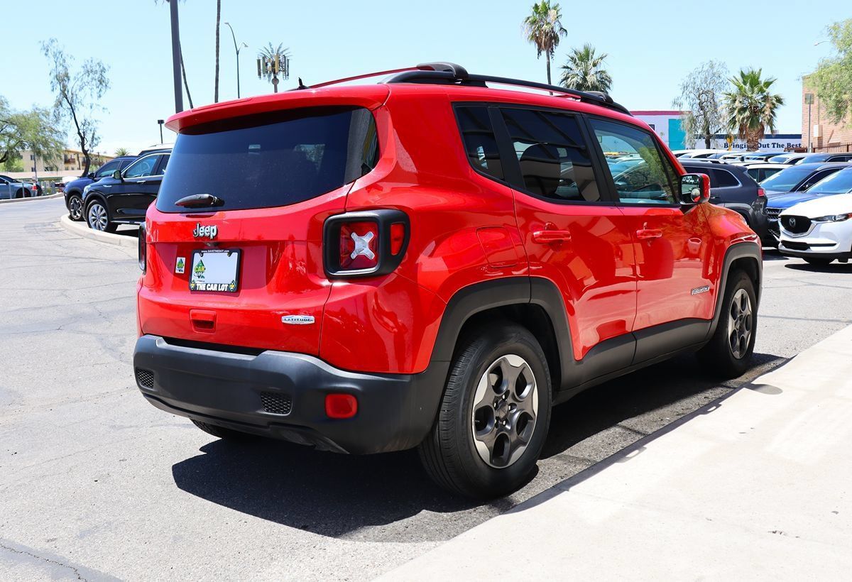 Used 2018 Jeep Renegade Latitude FWD image 13