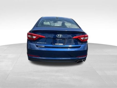 Used 2016 Hyundai Sonata SE w/ Cargo Package FWD image 6
