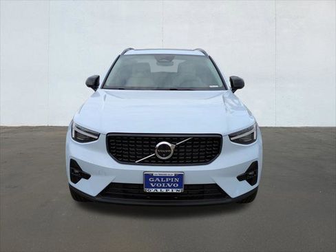 New 2026 Volvo XC40 B5 Ultra w/ Climate Package image 4